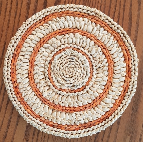 1980s Woven Rattan and Needlepoint Large Trivets - Picture 4 of 9
